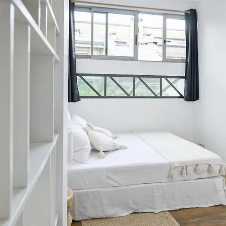 2 Bd Chic Loft, Historic Charm & Modern Amenities Paryż