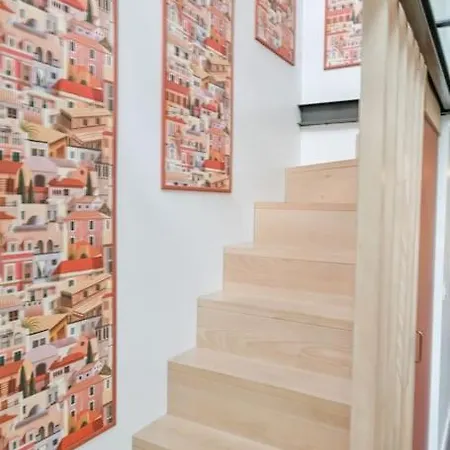 Apartament 2 Bd Chic Loft, Historic Charm & Modern Amenities *