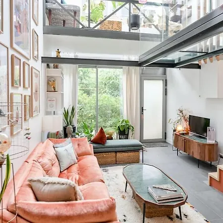 Apartament 2 Bd Chic Loft, Historic Charm & Modern Amenities Paryż
