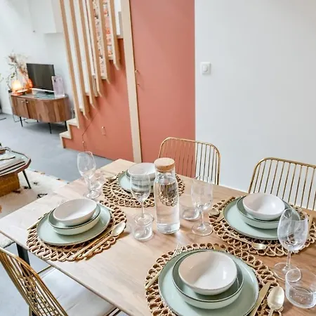 2 Bd Chic Loft, Historic Charm & Modern Amenities Apartament