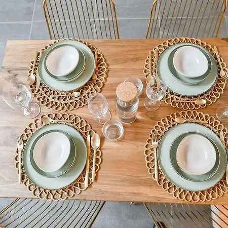2 Bd Chic Loft, Historic Charm & Modern Amenities Paryż
