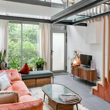 2 Bd Chic Loft, Historic Charm & Modern Amenities * Paryż